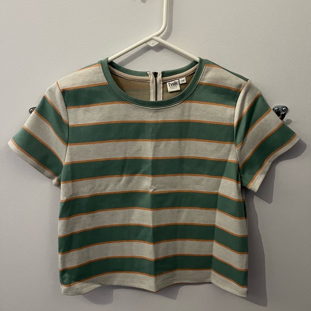 Green and white dtriped crop top